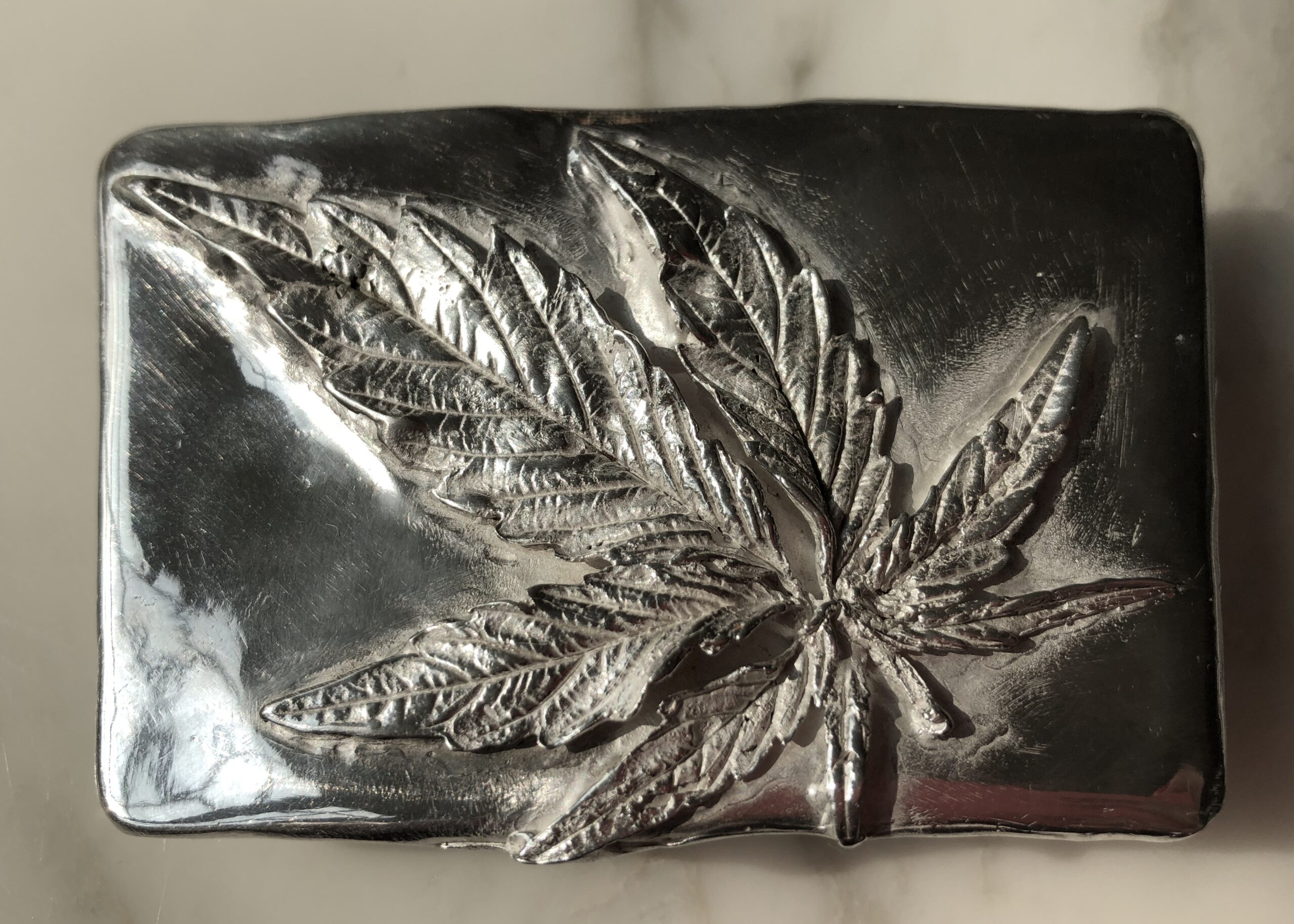 Cannabis (plate)